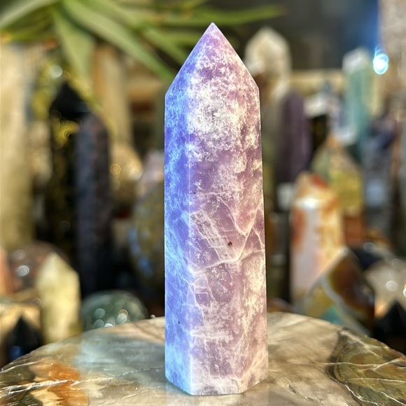 🔥SALE🔥 Lepidolite Crystal Point! - Picture 4 of 5